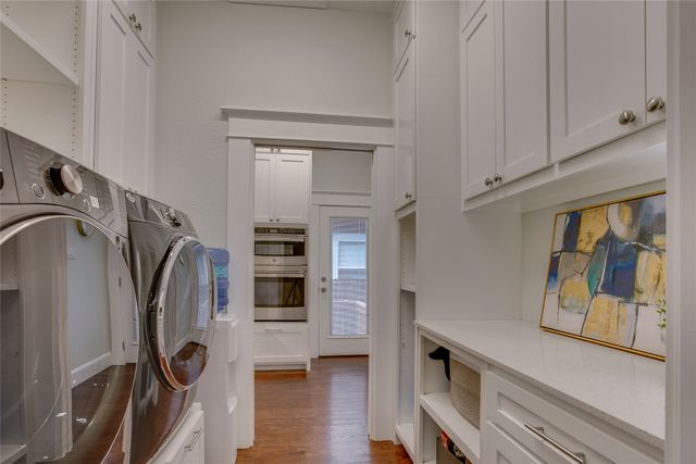 911 Woodlawn Avenue, Dallas, TX 75208