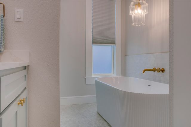 911 Woodlawn Avenue, Dallas, TX 75208