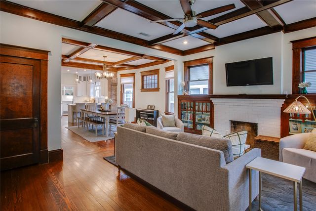 911 Woodlawn Avenue, Dallas, TX 75208