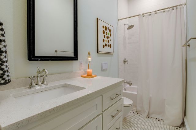 911 Woodlawn Avenue, Dallas, TX 75208