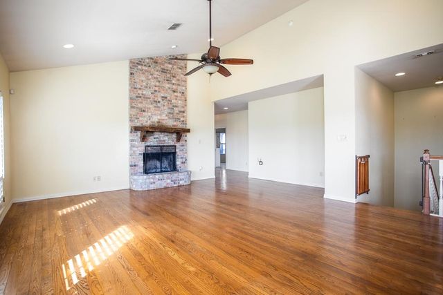 103 N Mount Haven Dr, Kerrville, TX 78028