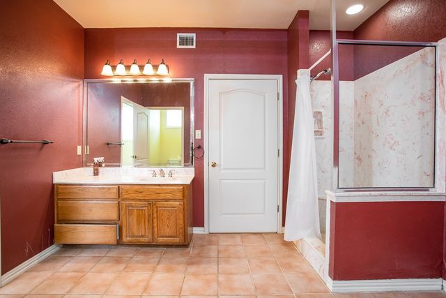 103 N Mount Haven Dr, Kerrville, TX 78028