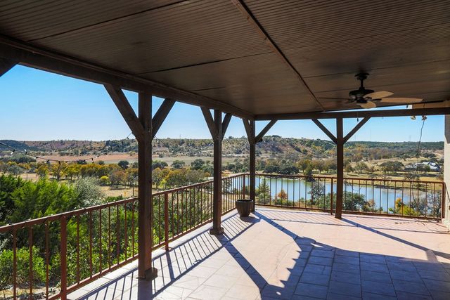 103 N Mount Haven Dr, Kerrville, TX 78028