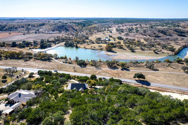 103 N Mount Haven Dr, Kerrville, TX 78028