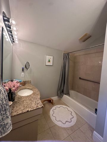 48 Juniper St, Billerica, MA 01821