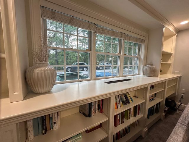 48 Juniper St, Billerica, MA 01821