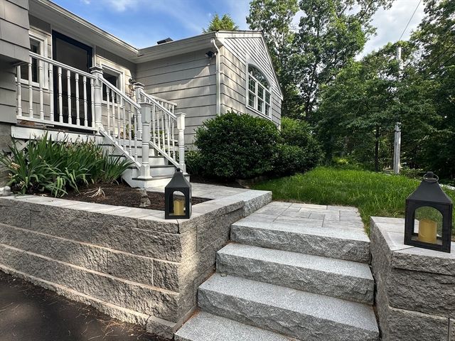 48 Juniper St, Billerica, MA 01821