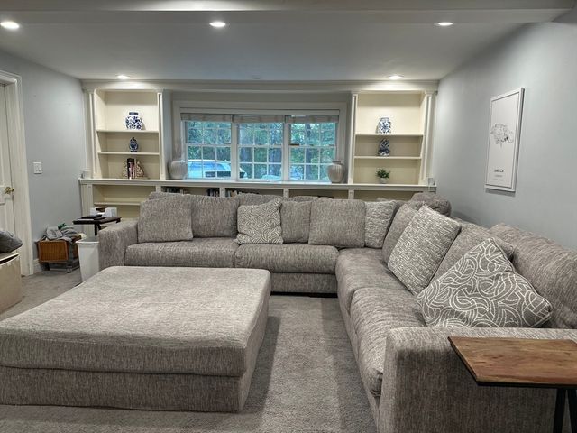 48 Juniper St, Billerica, MA 01821