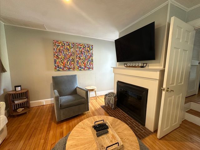 48 Juniper St, Billerica, MA 01821