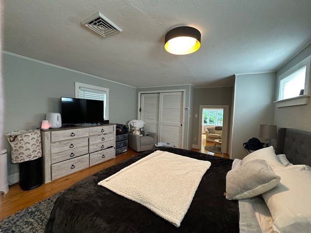 48 Juniper St, Billerica, MA 01821