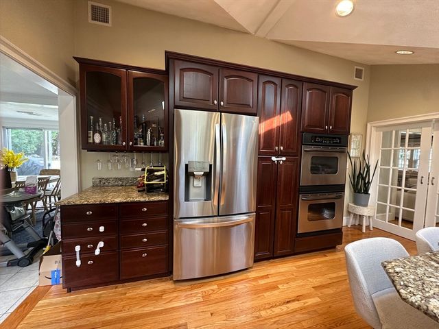48 Juniper St, Billerica, MA 01821