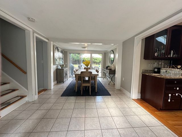 48 Juniper St, Billerica, MA 01821
