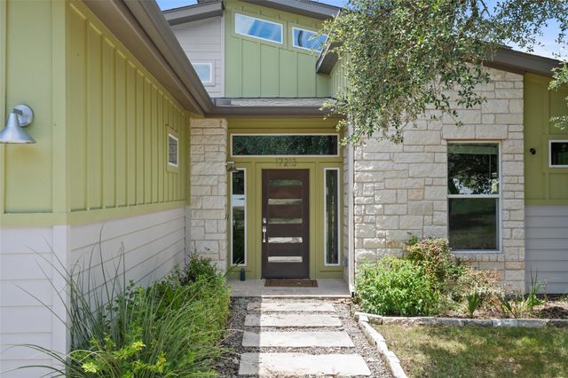 17213 Oak Cliff CIR, Dripping Springs, TX 78620