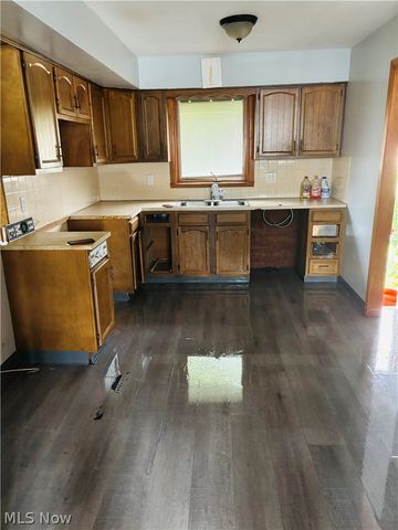 24401 Russell Avenue, Euclid, OH 44123