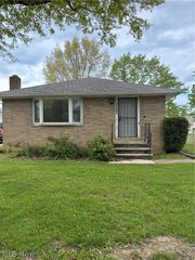 24401 Russell Avenue, Euclid, OH 44123
