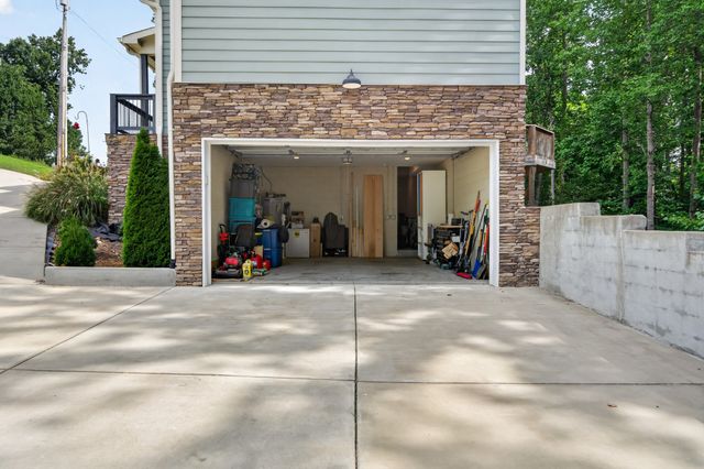 809 Ruby Way, White Bluff, TN 37187