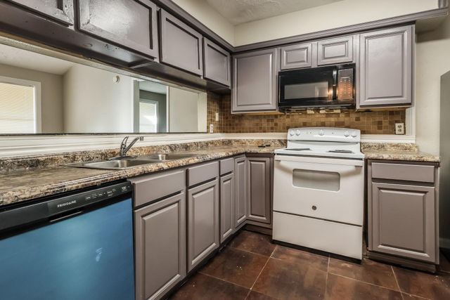 21126 N Tangle Creek Lane, Spring, TX 77388