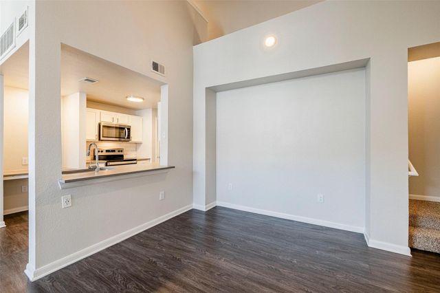 12215 Hunters Chase DR N-6302N, Austin, TX 78729