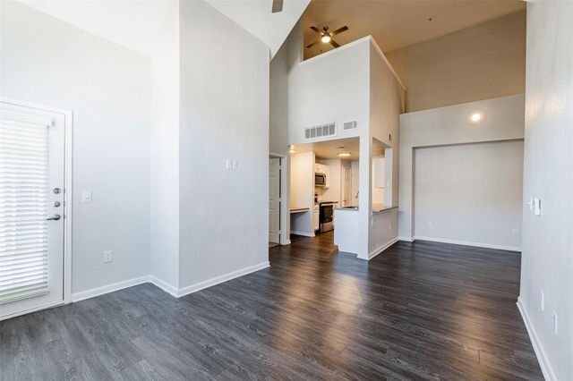 12215 Hunters Chase DR N-6302N, Austin, TX 78729