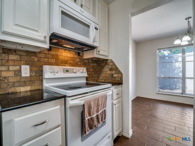 2009 Town Court, Garland, TX 75041