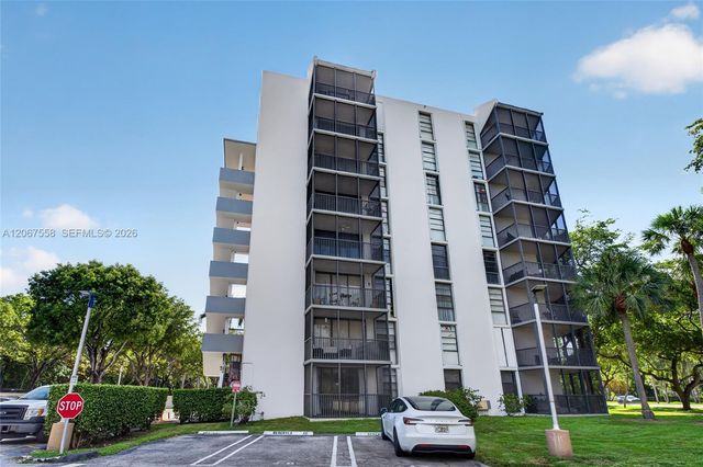 3301 N Country Club Drive 101, Aventura, FL 33180
