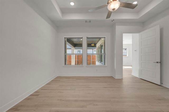 2081 Pine Grove Lane, Arlington, TX 76005