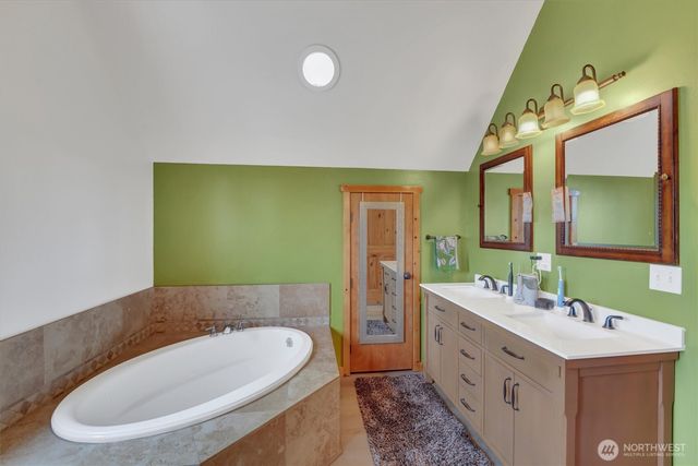 251 E Jobes Court, Belfair, WA 98528