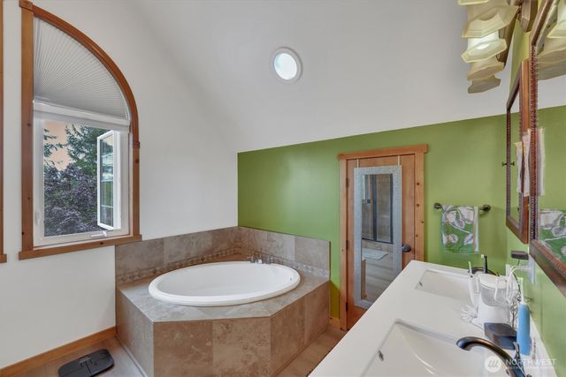 251 E Jobes Court, Belfair, WA 98528