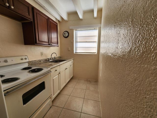 512 19th Street 2, West Palm Beach, FL 33407