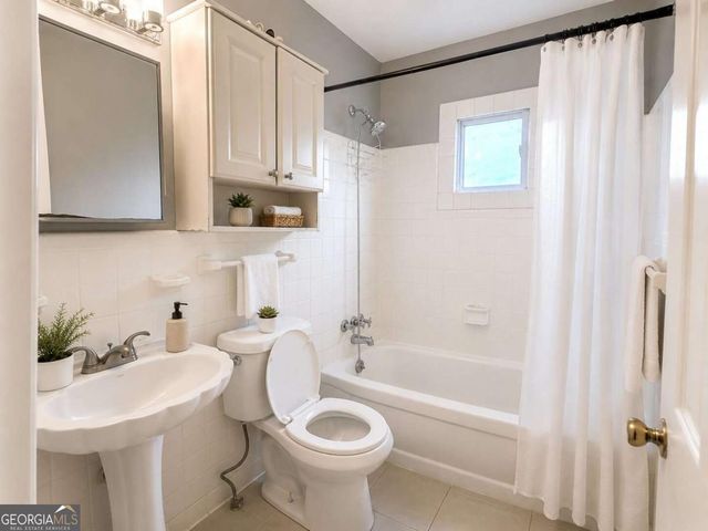 2645 Valmar Drive, Doraville, GA 30340