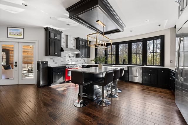 9 Coach Rd, Plainville, MA 02762