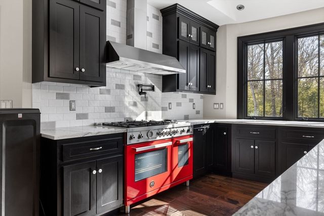 9 Coach Rd, Plainville, MA 02762