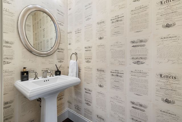 9 Coach Rd, Plainville, MA 02762