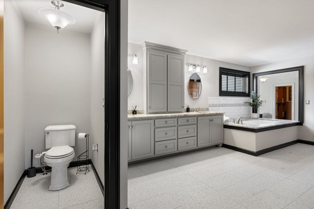 9 Coach Rd, Plainville, MA 02762