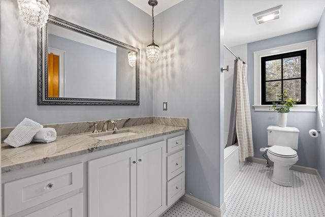 9 Coach Rd, Plainville, MA 02762