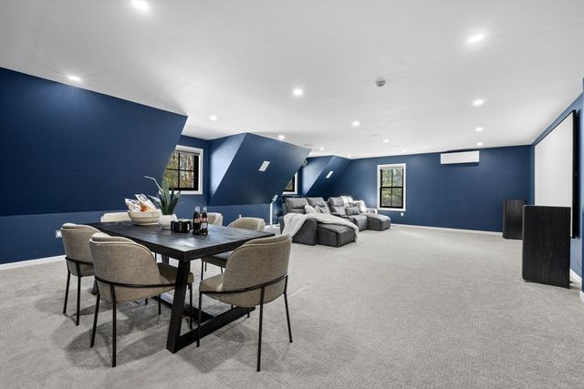 9 Coach Rd, Plainville, MA 02762