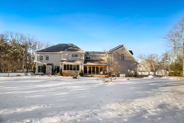 9 Coach Rd, Plainville, MA 02762