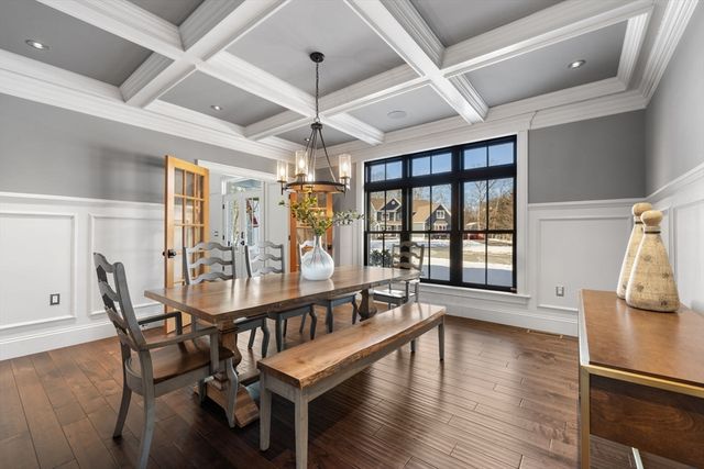 9 Coach Rd, Plainville, MA 02762