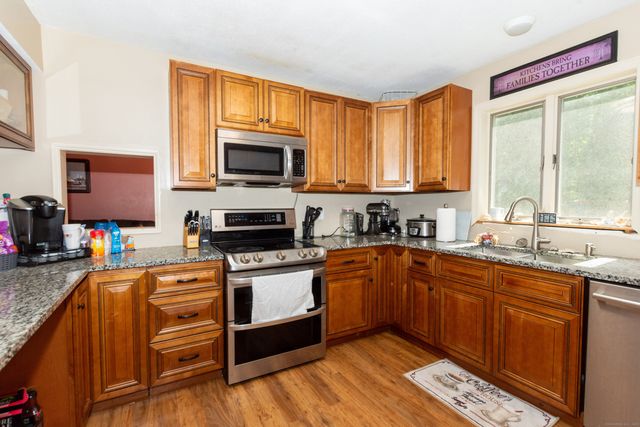 9 Elwood Lane, Norwich, CT 06360