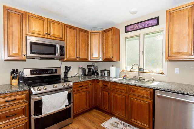 9 Elwood Lane, Norwich, CT 06360