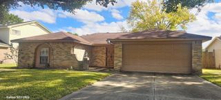 527 Oakdale Drive, Stafford, TX 77477