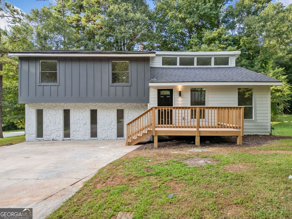 4050 Daron Court, Ellenwood, GA 30294