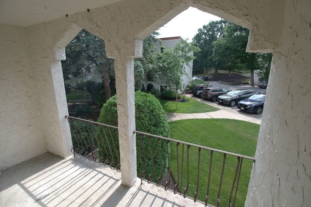 200 Fellsview Terrace 205B, Stoneham, MA 02180