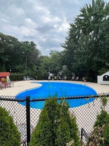 200 Fellsview Terrace 205B, Stoneham, MA 02180