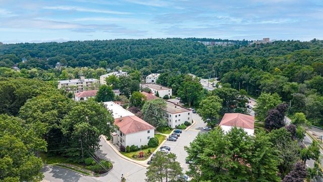 200 Fellsview Terrace 205B, Stoneham, MA 02180