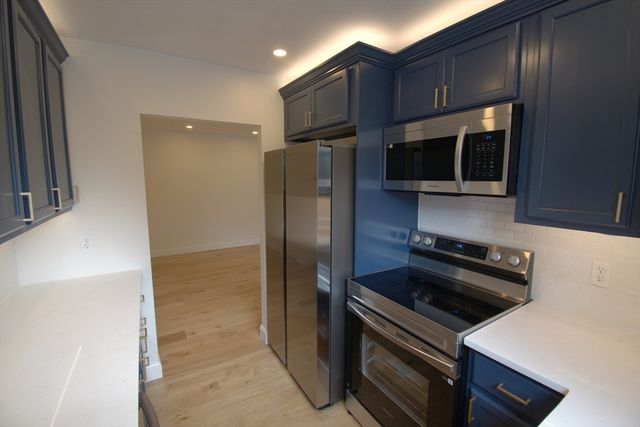 200 Fellsview Terrace 205B, Stoneham, MA 02180