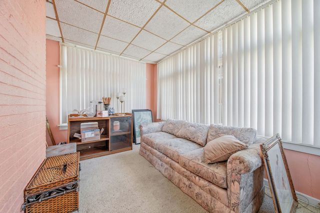 15 E 155th Street, Harvey, IL 60426