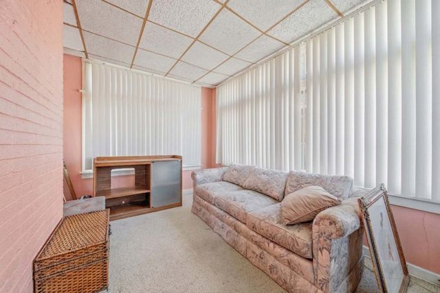 15 E 155th Street, Harvey, IL 60426