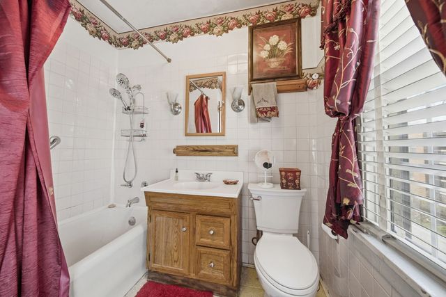 15 E 155th Street, Harvey, IL 60426