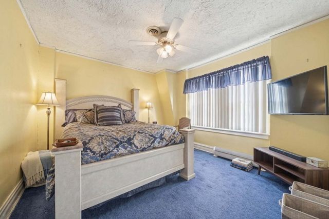 15 E 155th Street, Harvey, IL 60426